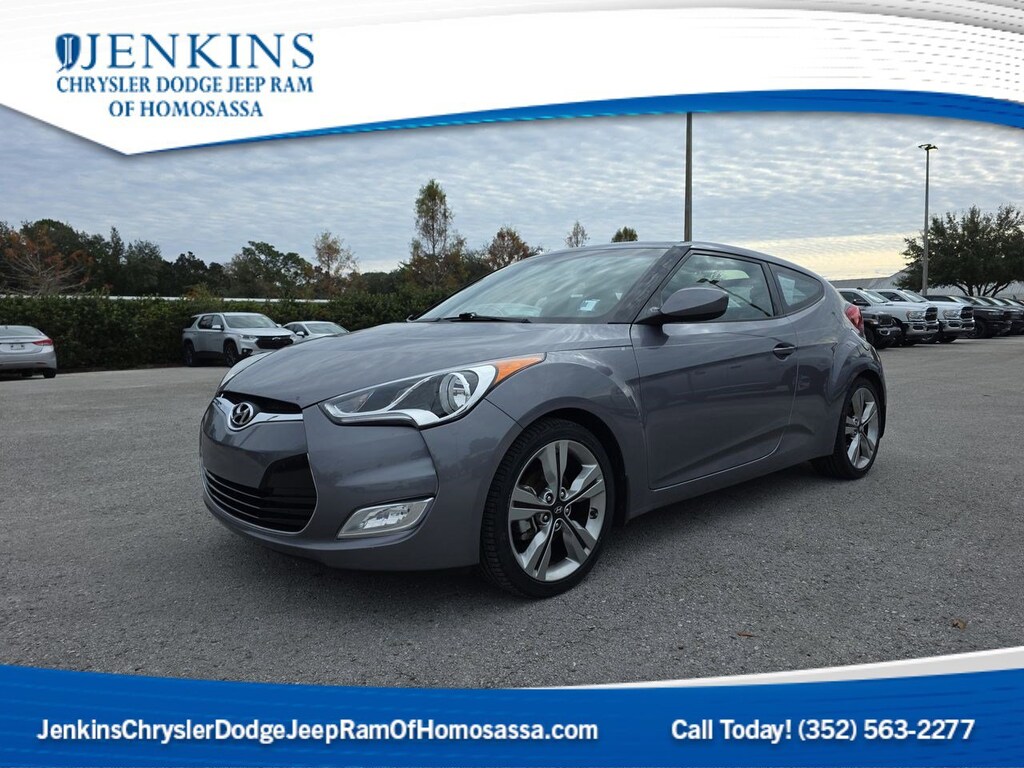 Used 2016 Hyundai Veloster Base w/Yellow Accent Hatchback