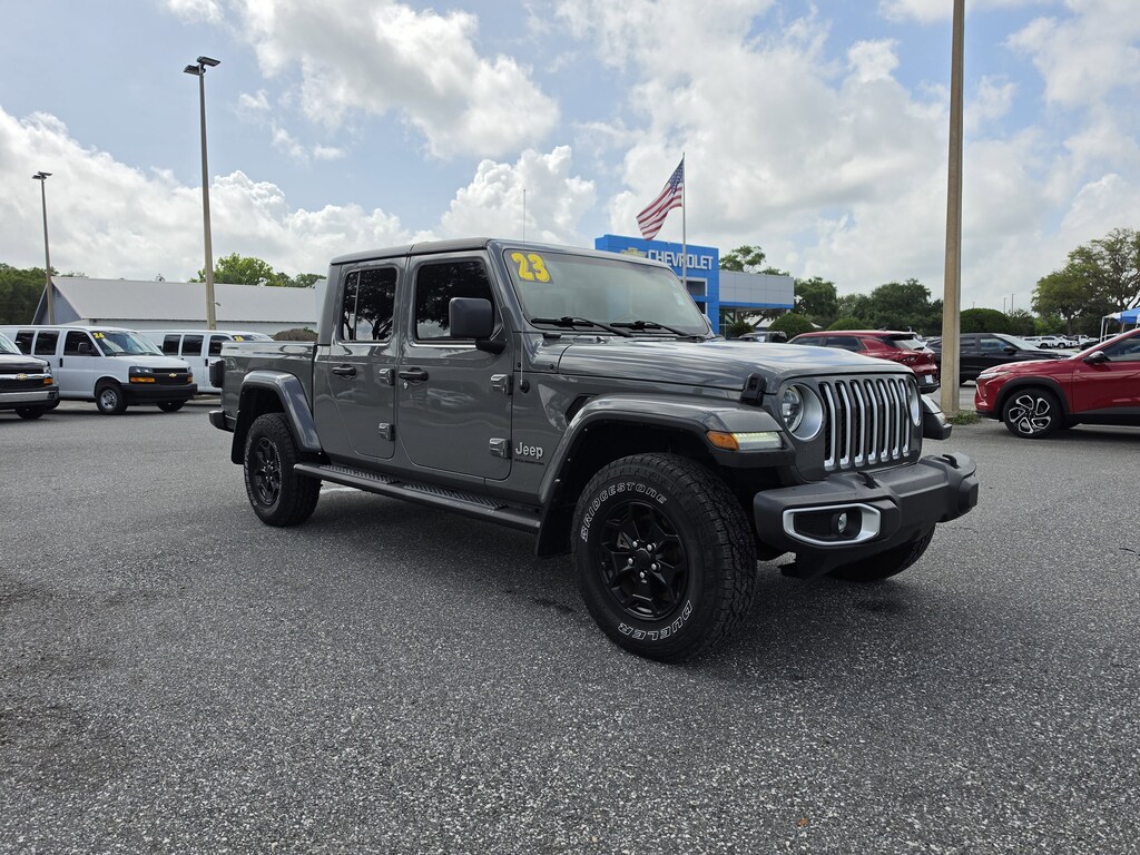 Used 2023 Jeep Gladiator Overland Truck Crew Cab