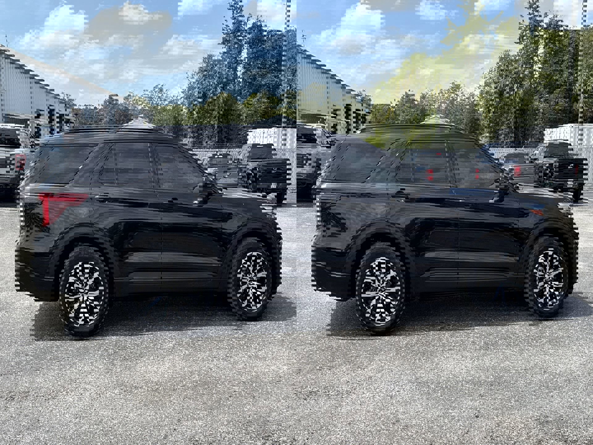 2020 Ford Explorer ST photo 3