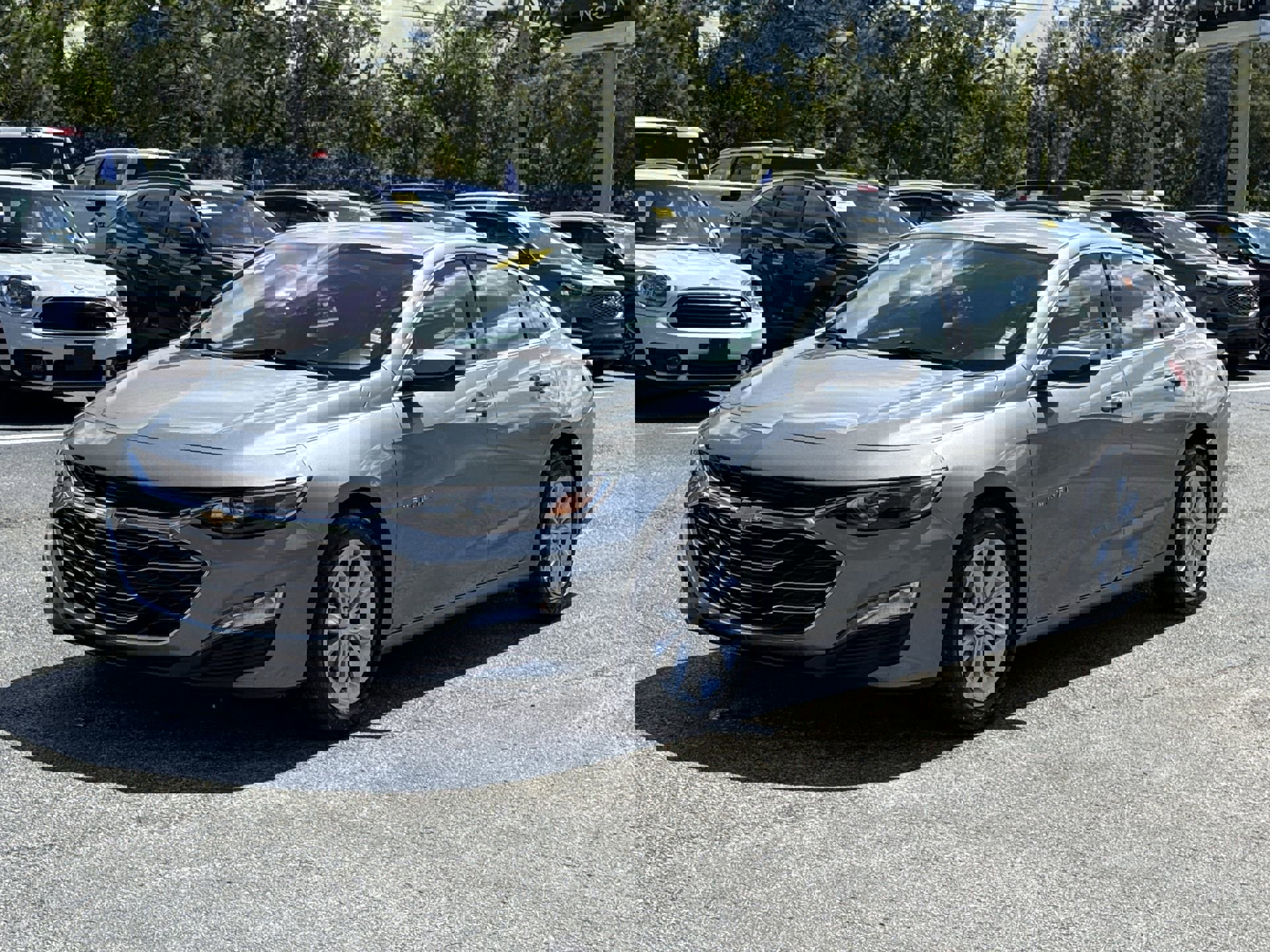 2024 Chevrolet Malibu 1LT photo 2