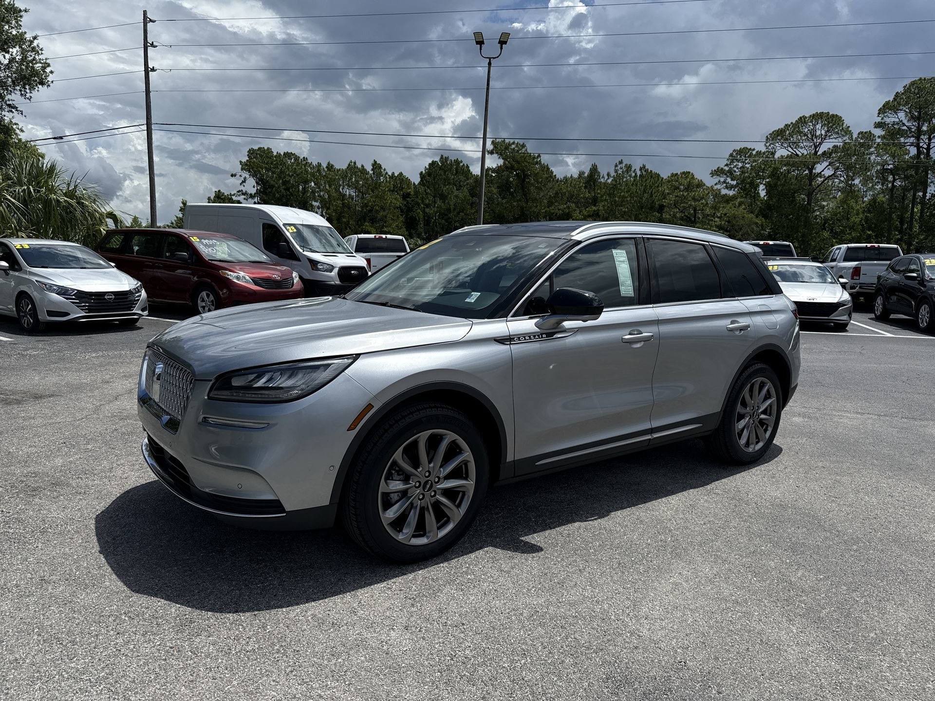 2022 Lincoln Corsair Standard photo 2