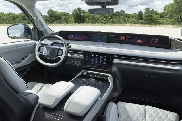 lincoln%20interior%20%20Medium.jpeg