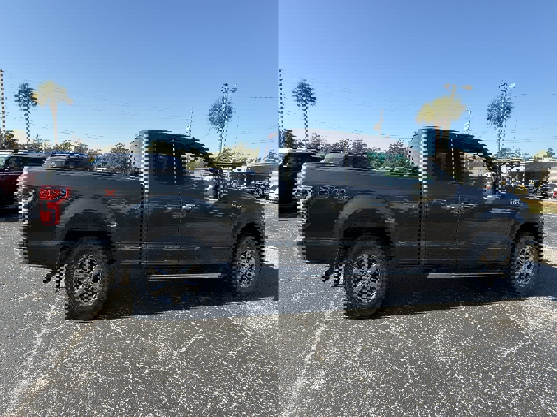 2020 Ford F-150 XLT photo 3