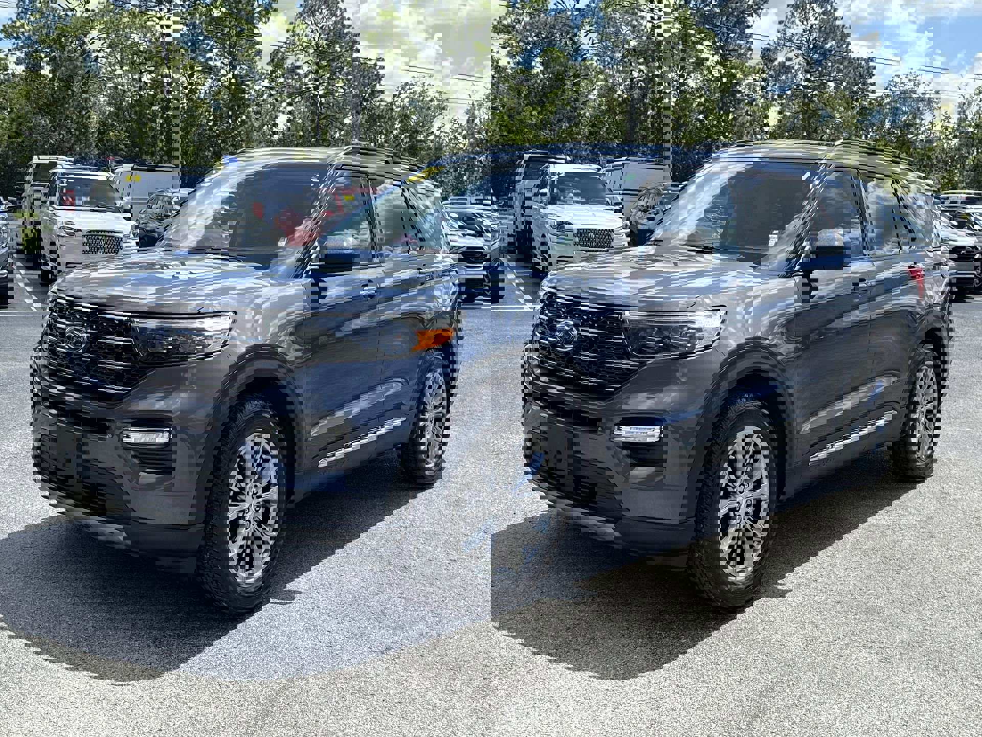 2021 Ford Explorer XLT photo 2
