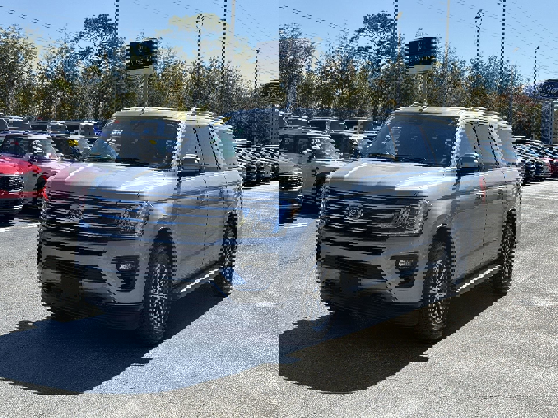 2021 Ford Expedition MAX XLT photo 2