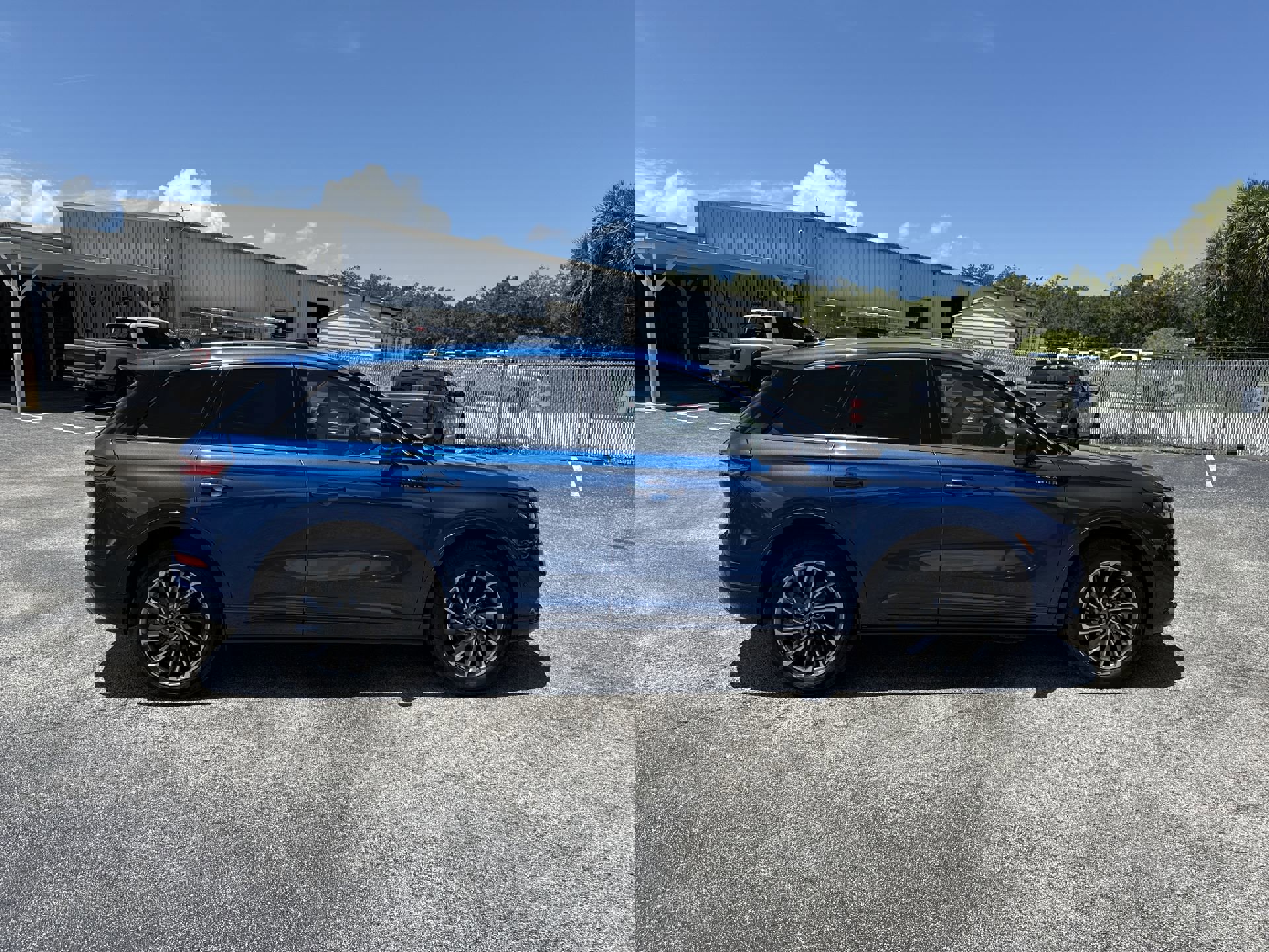 2021 Lincoln Corsair Grand Touring photo 3