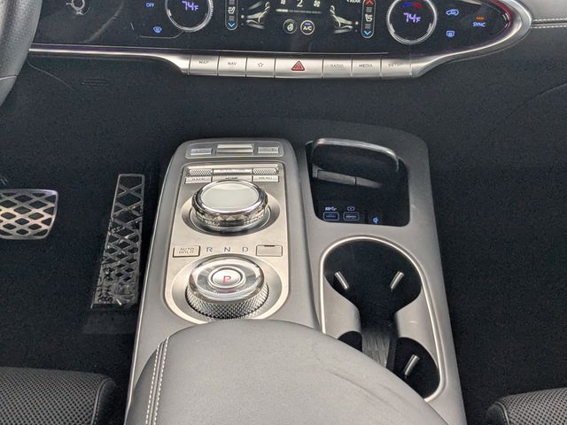 2025 GENESIS GV70 Standard - Photo 16