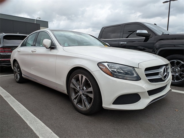 2016 Mercedes-Benz C-Class C300's photo