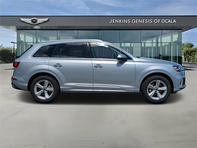2022 Audi Q7 45 Premium photo 2