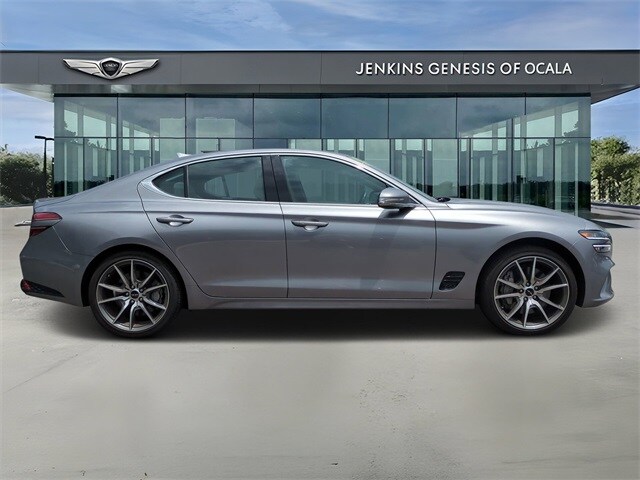 2024 Genesis G70 2.5T photo 2
