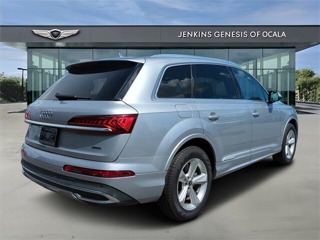 2022 Audi Q7 45 Premium photo 3