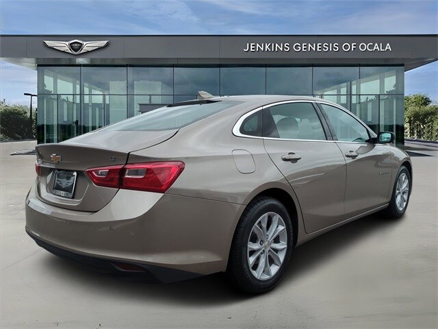 2024 Chevrolet Malibu 1LT photo 2