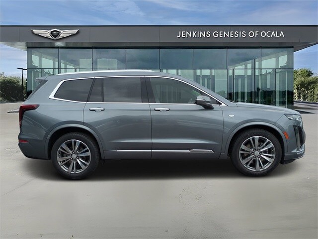 2021 Cadillac XT6 Premium Luxury photo 2