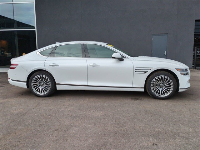 2023 Genesis Electrified G80 photo 3
