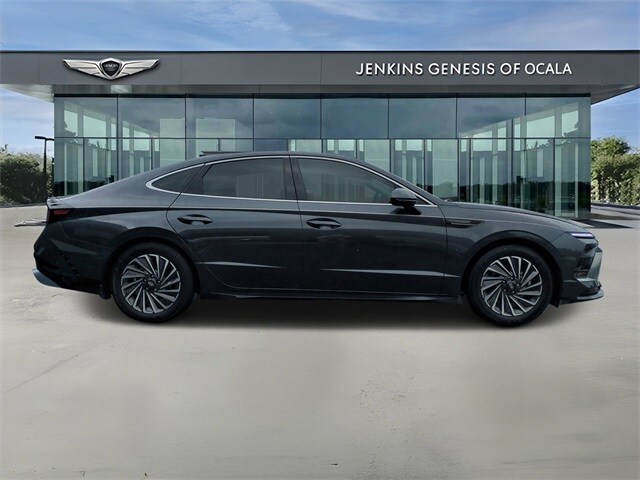 2024 Hyundai Sonata Hybrid Limited photo 2