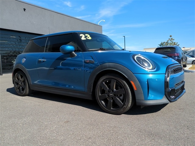 2023 MINI 3 Door S's photo
