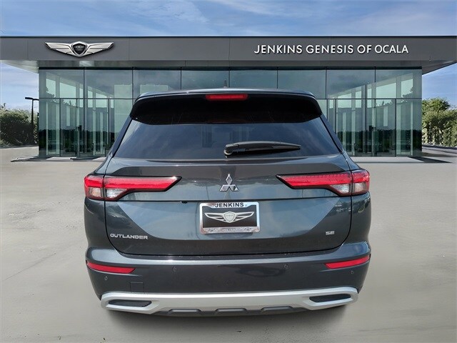 2024 Mitsubishi Outlander SE photo 3