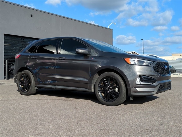 2020 Ford Edge ST Line's photo