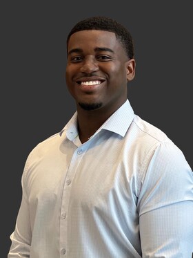 Staff member Adrian Knight from ID_e414e5d7c95b