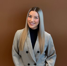 Staff member Samantha Alvarez from ID_91f303497fae