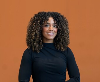 Staff member Maira Garcia from ID_e414e5d7c95b