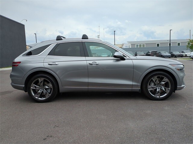2025 Genesis Electrified GV70 Advanced photo 3