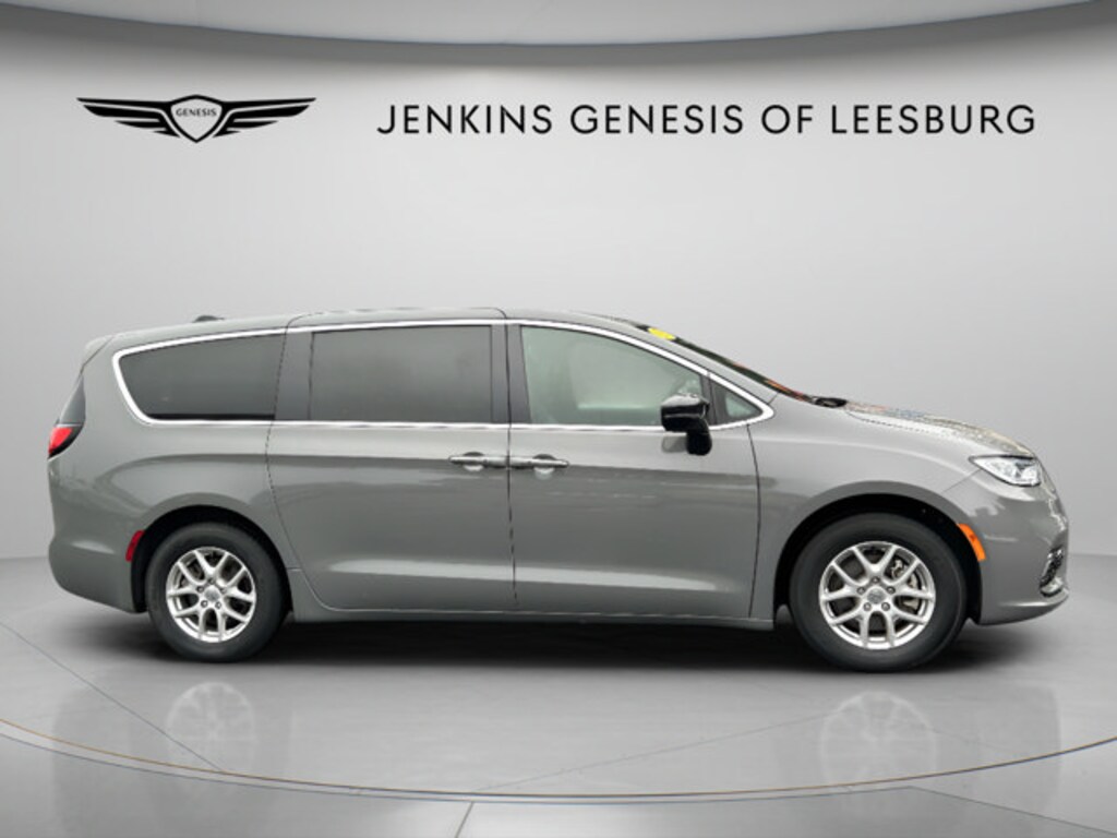 Used 2025 Chrysler Pacifica Select Minivan/Van