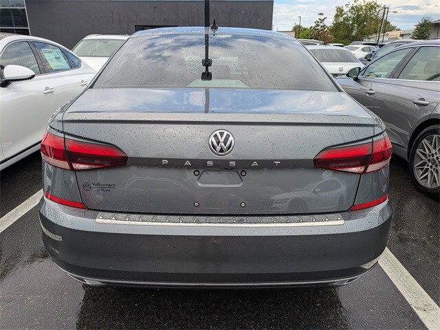 2021 Volkswagen Passat 2.0T SE photo 2