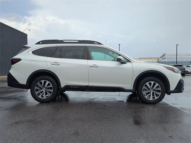 2020 Subaru Outback Premium photo 2