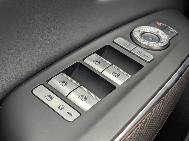 2025 GENESIS GV70 Standard - Photo 23