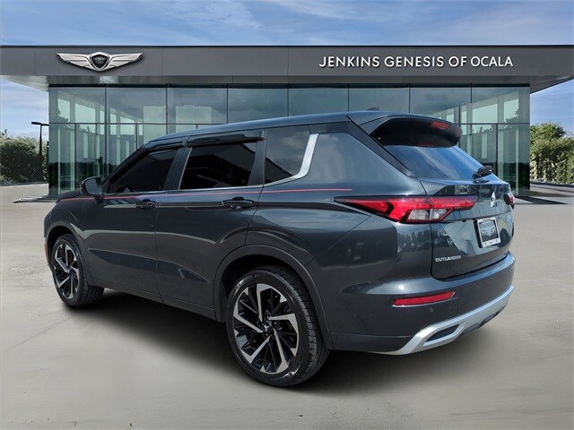 2024 Mitsubishi Outlander SE photo 4