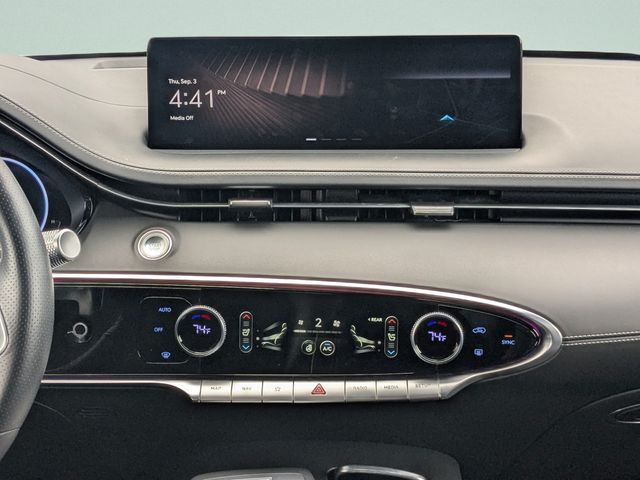 2025 GENESIS GV70 Standard - Photo 15