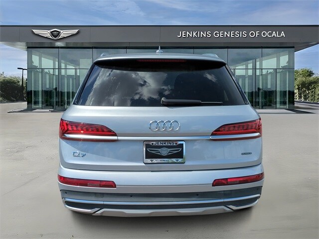 2022 Audi Q7 45 Premium photo 4