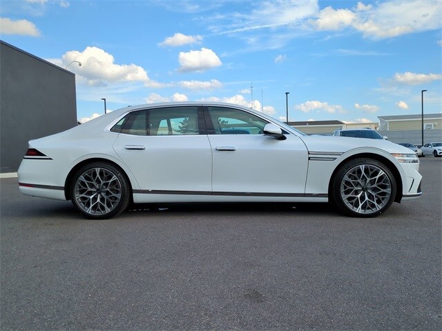 2026 Genesis G90 3.5T E-Supercharger photo 2