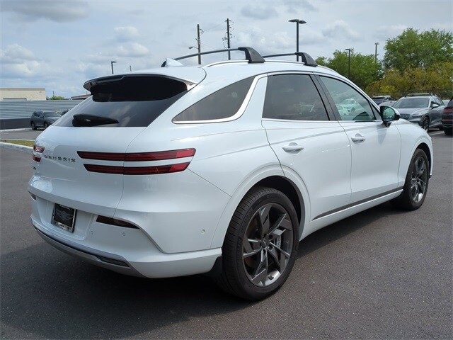 2024 Genesis Electrified GV70 Advanced photo 3