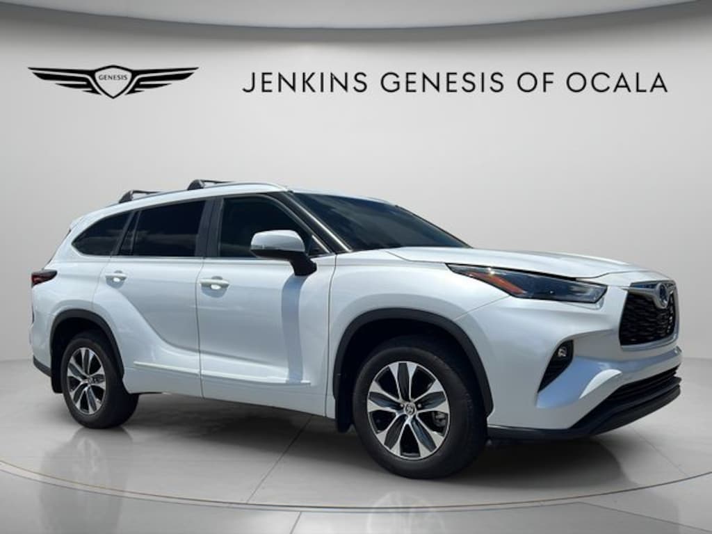 Used 2024 Toyota Highlander XLE SUV