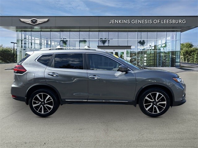 2020 Nissan Rogue SL photo 2