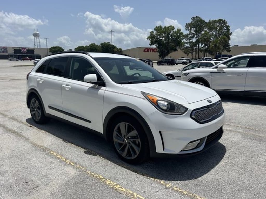 Used 2017 Kia Niro EX SUV