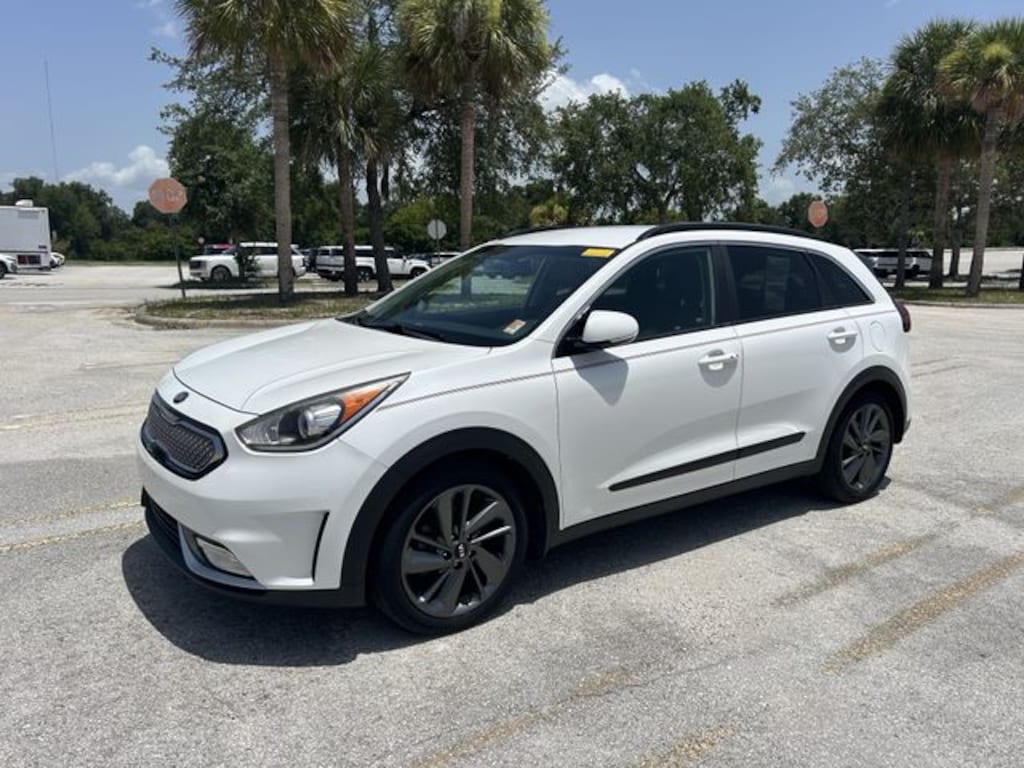 Used 2017 Kia Niro EX SUV