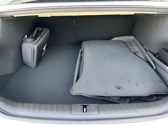 2026 GENESIS G70 Standard - Photo 17