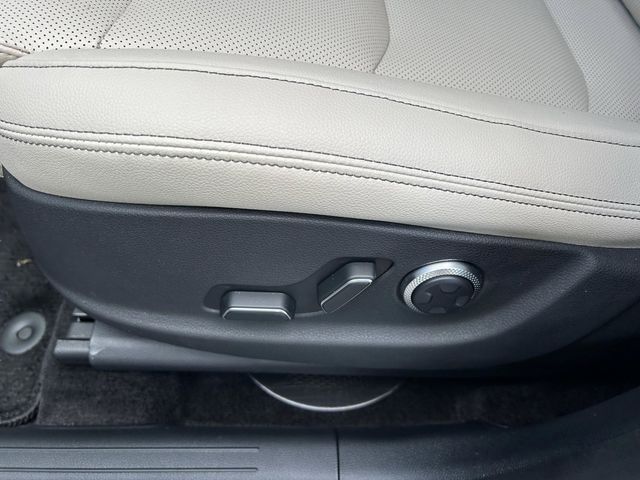 2026 GENESIS GV70 Standard - Photo 24