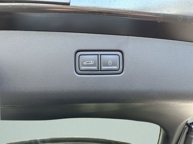 2026 GENESIS GV70 Standard - Photo 18