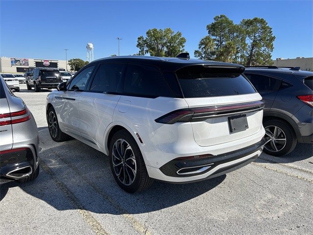 2024 Lincoln Nautilus Reserve photo 3