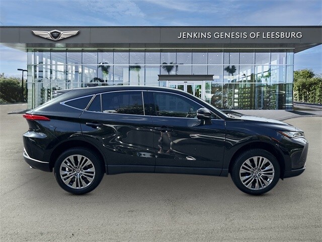 2022 Toyota Venza Limited photo 2