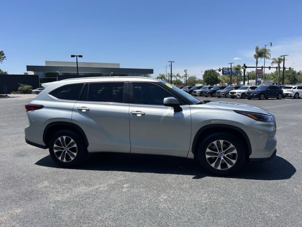 Used 2023 Toyota Highlander XLE SUV