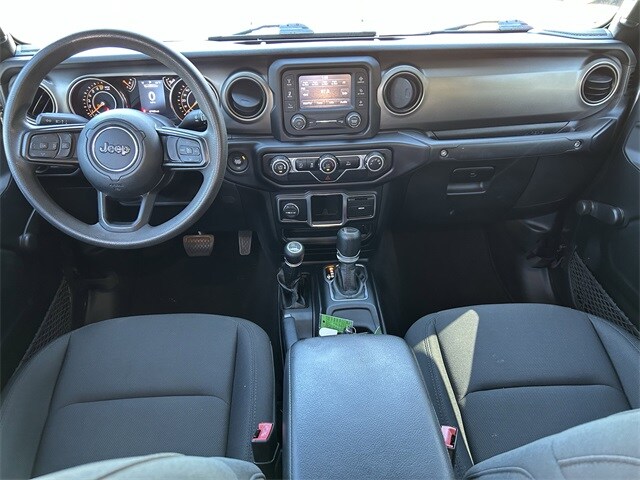 2021 Jeep Gladiator Sport photo 2