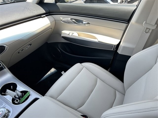 2026 Genesis GV70 2.5T Select photo 4