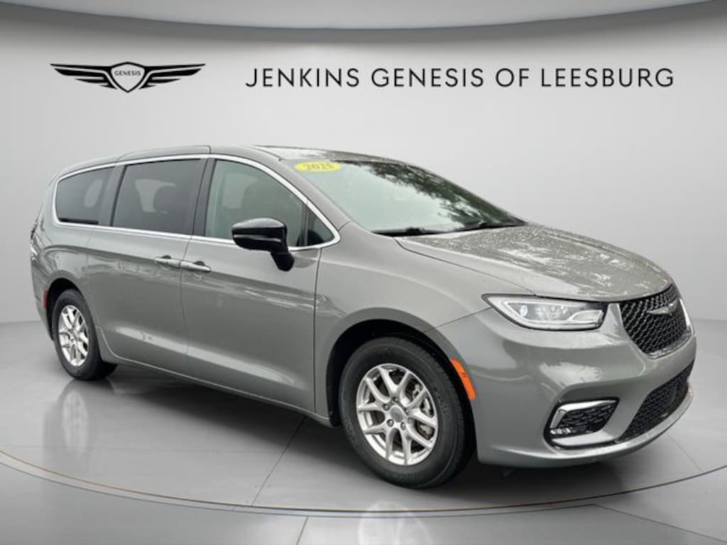 Used 2025 Chrysler Pacifica Select Minivan/Van