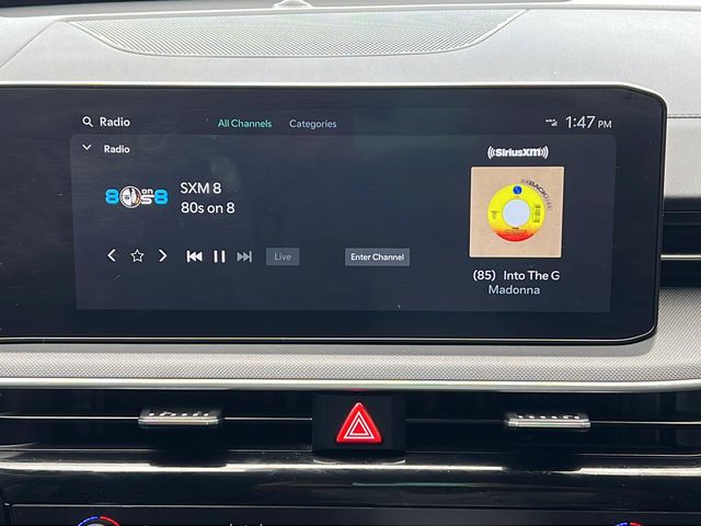 2025 Kia K5 LXS - Photo 13