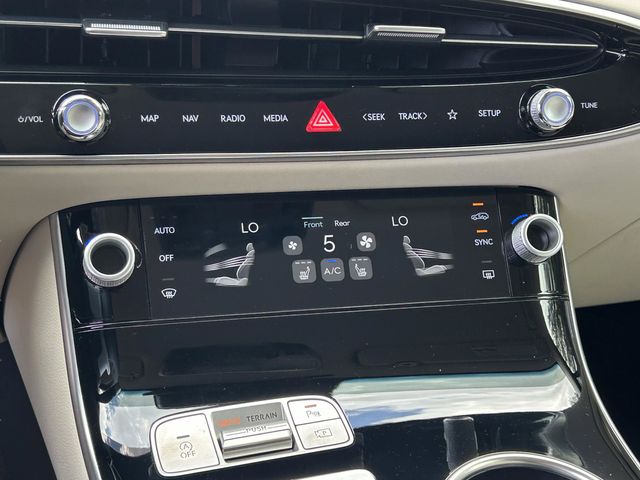 2026 GENESIS GV70 Standard - Photo 27